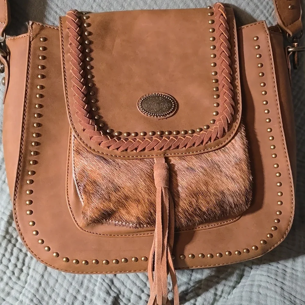 Trinity Ranch Tan Shoulder Conceal Carry Bag with Fringe Detail – NWOT - Picture 3 of 9